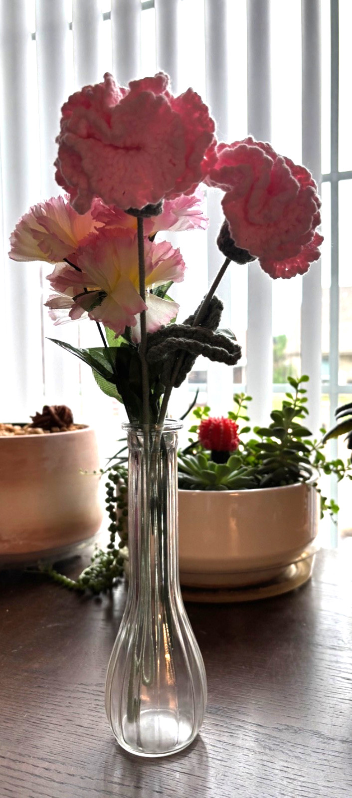 Crochet Pink Carnation Flower Bouquet 17″ Tall with 8.75″ Tall Glass Bud Vase