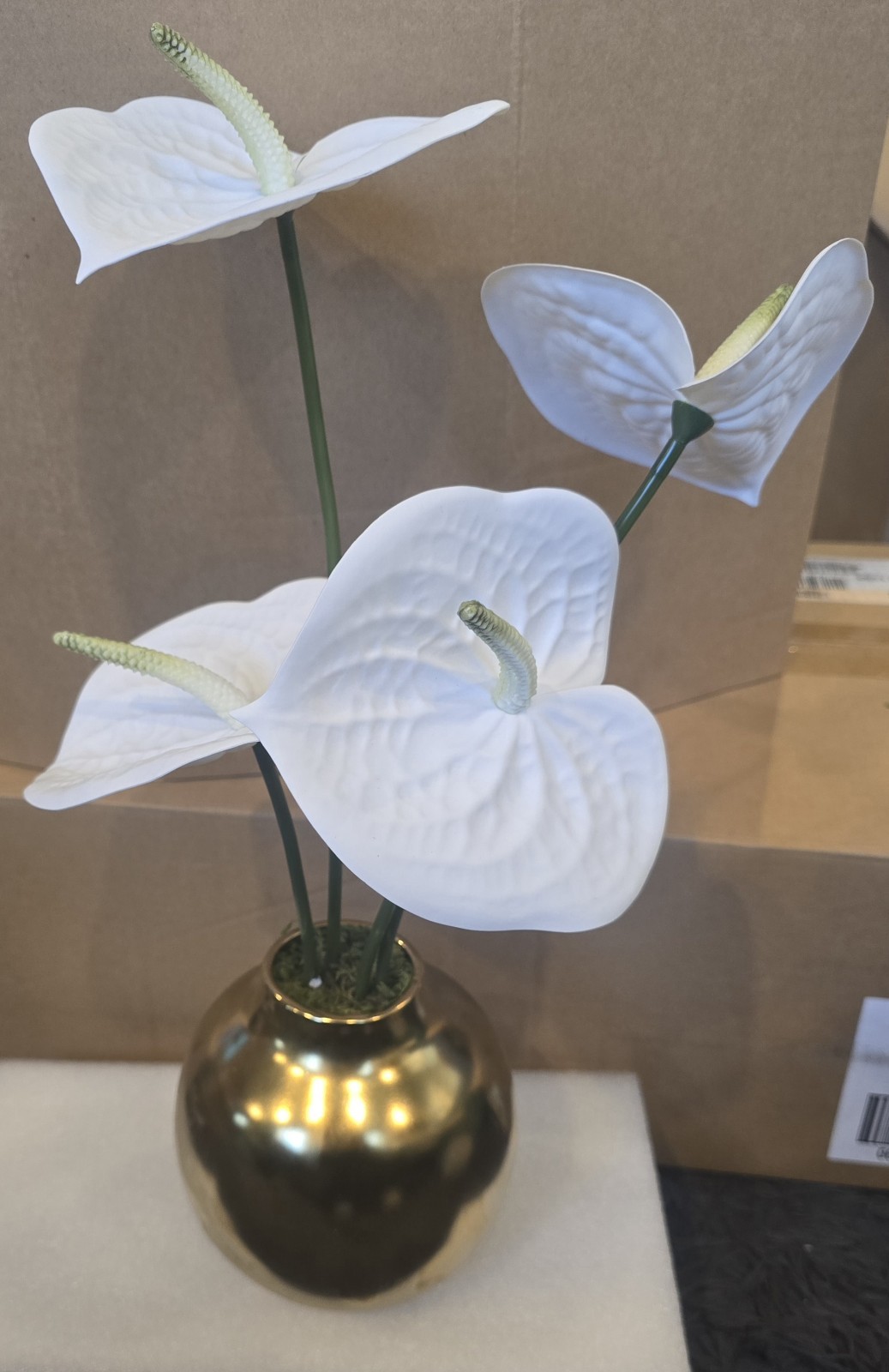 13065 Tabletop Arrangement Gold Vase With Beautiful White Lilly artificial New