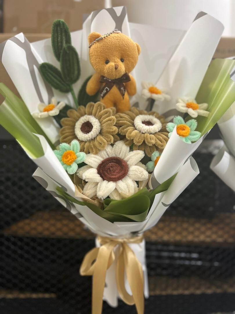 CUSTOMIZED HANDMADE Crocket flower bouquet bear gift surprise HOT SELL