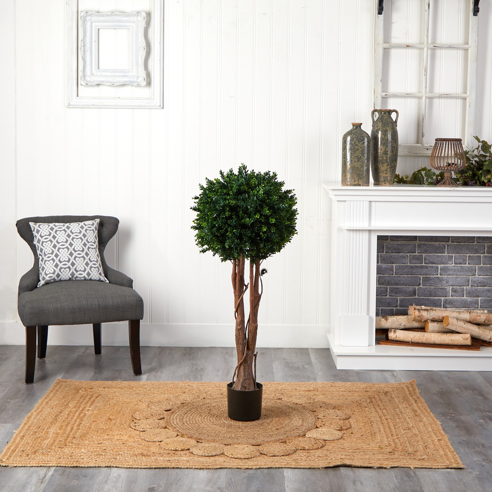 Indoor/Outdoor 46″ Boxwood Artificial Topiary Tree UV Resistant in Green/Black