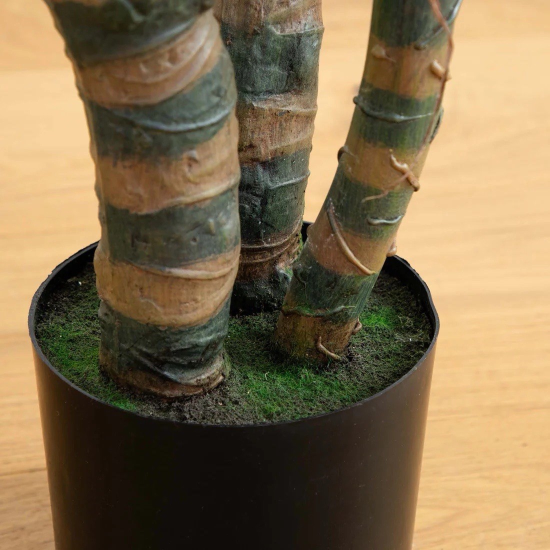 Artificial Yucca Tree in Black Planter, Green/Brown 48″ Floral & Garden