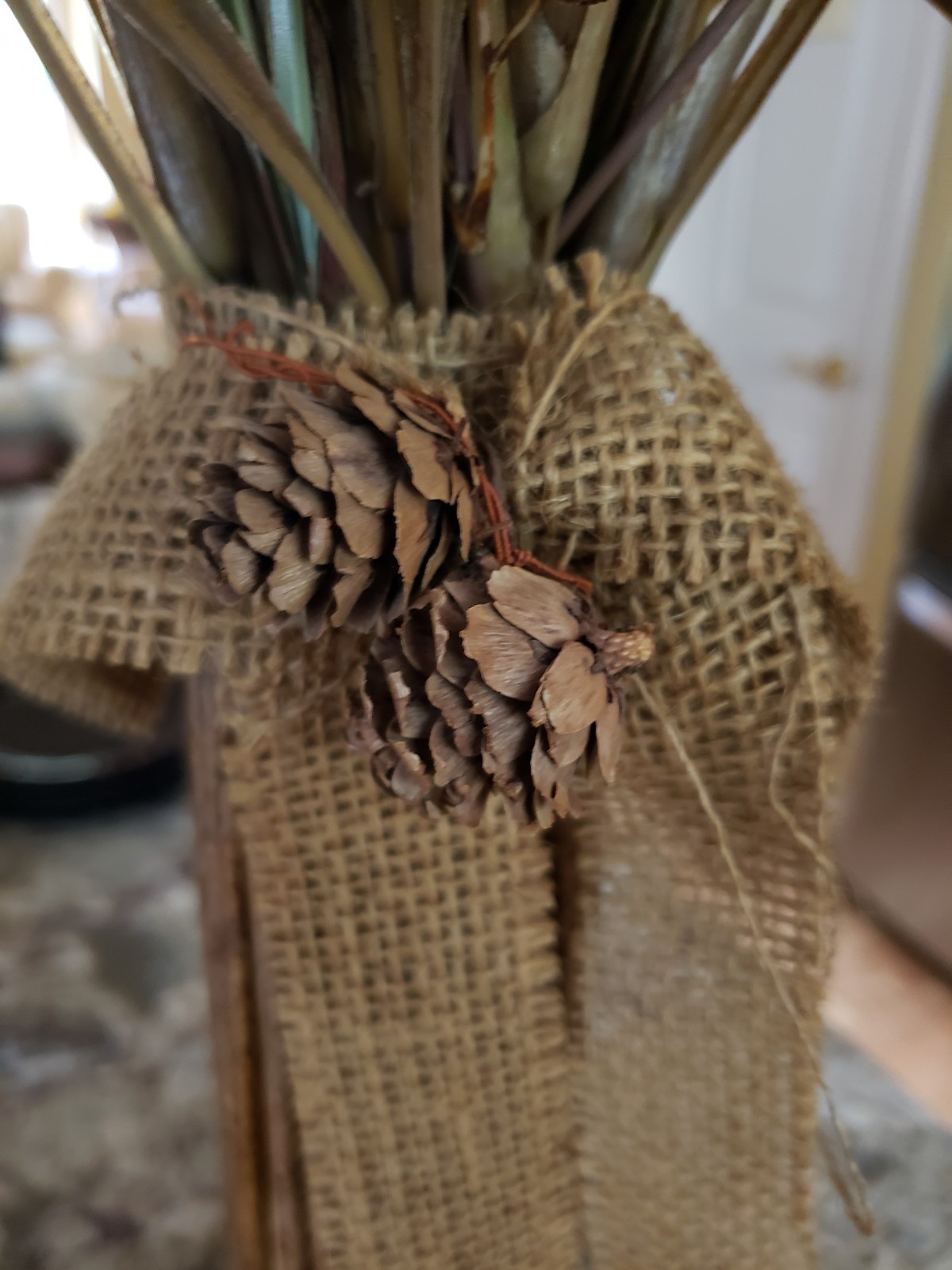 28″ TALL SLIM FALL AUTUMN FLORAL PIECES SET OF 2 TAN BROWN BURLAP ACORNS EUC