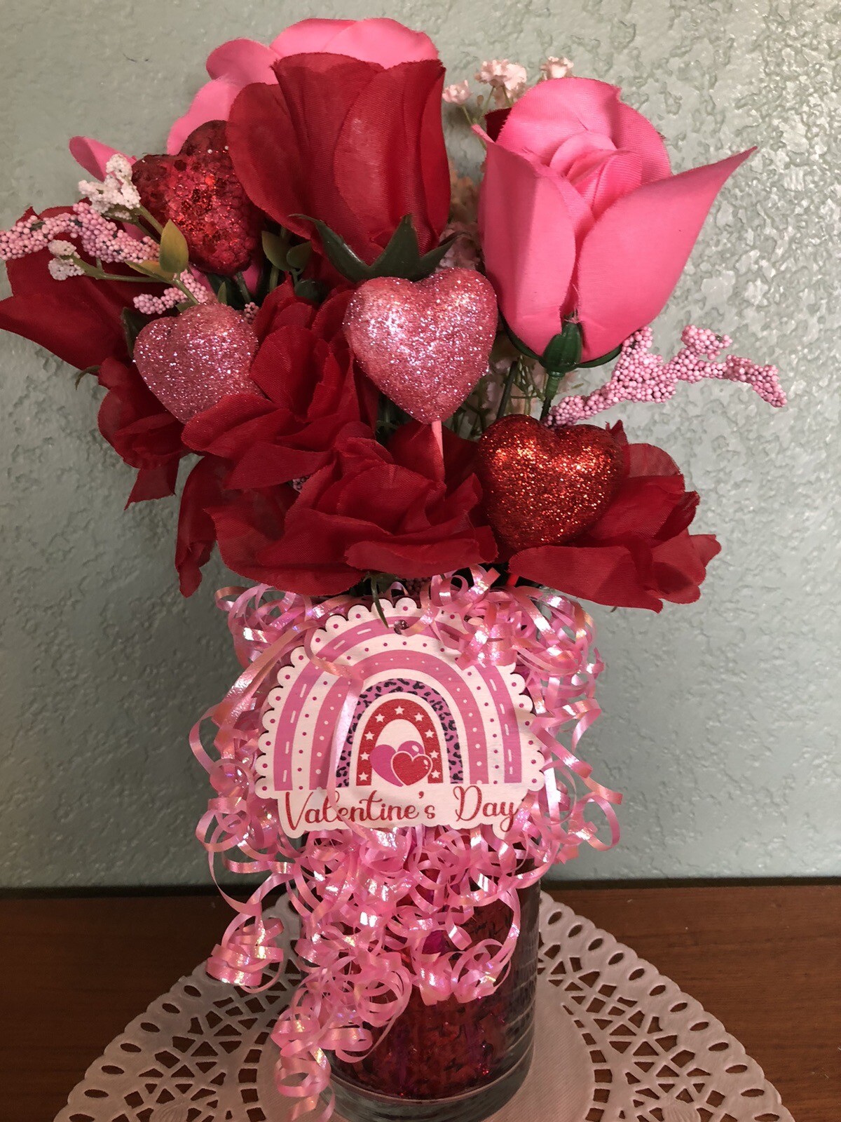 VALENTINES DAY ROSES FLORAL VASE ARRANGEMENT CENTERPIECE GIFT HEARTS LOVE