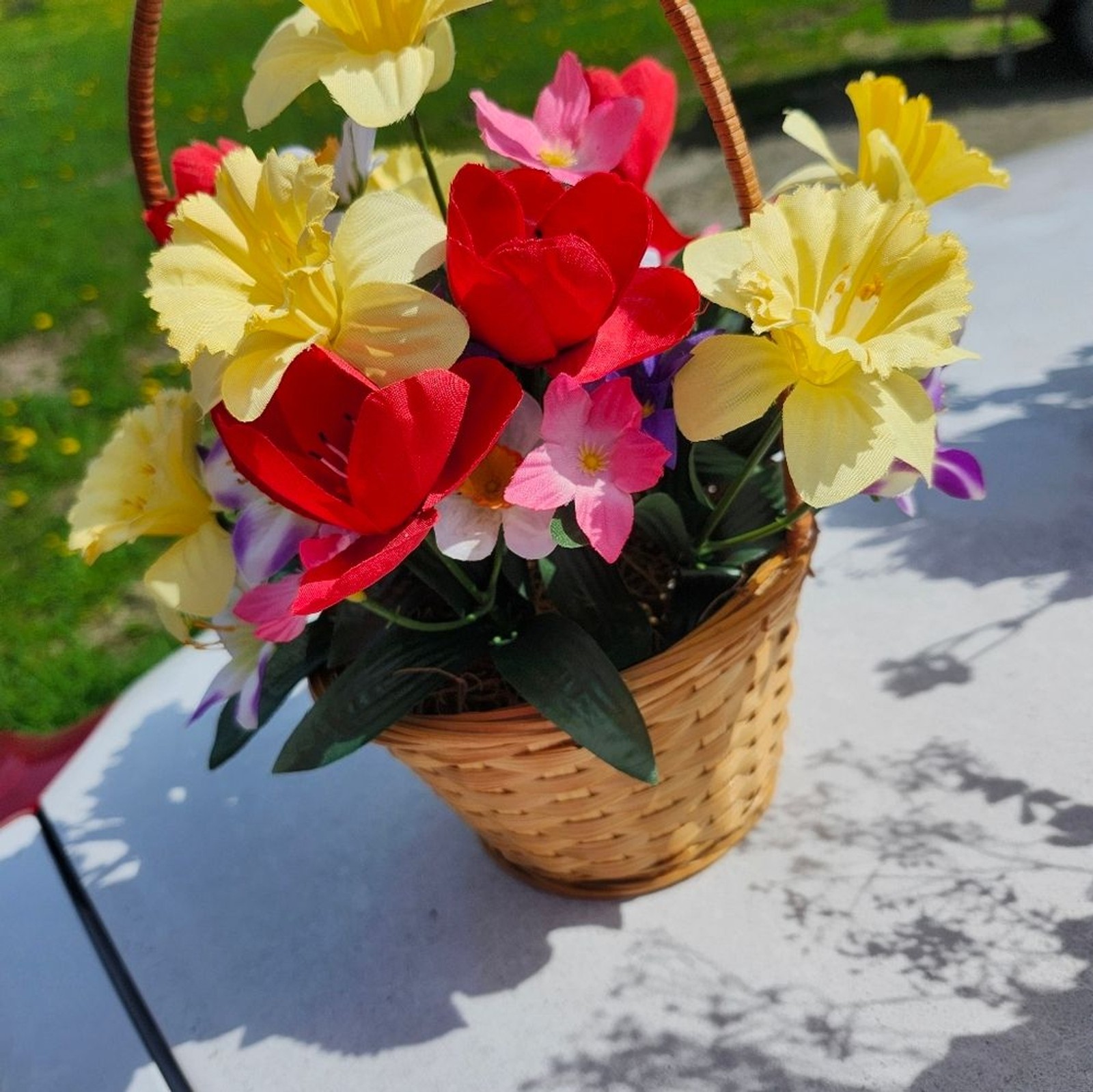 Hand Crafted Floral Table Centerpiece Fall Spring Daffodil Basket
