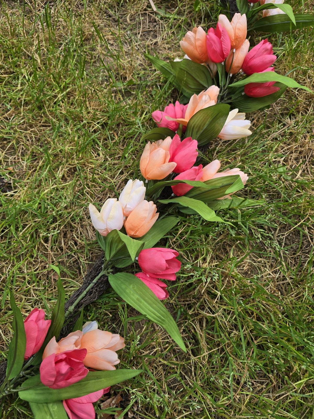 Bloom Room 6 Feet Spring Floral Tulip Garland Silk Flowers NEW – $40 Retail