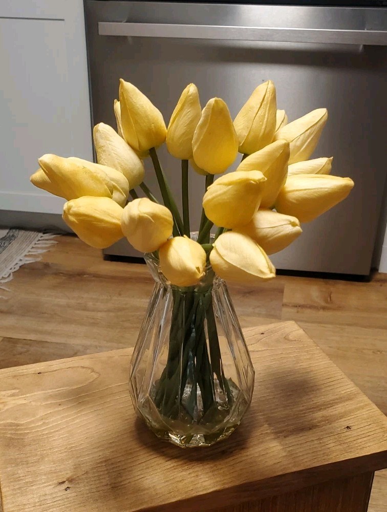 Artificial Real Touch Tulips Flowers in Glass Vase with Faux Water, Tulip