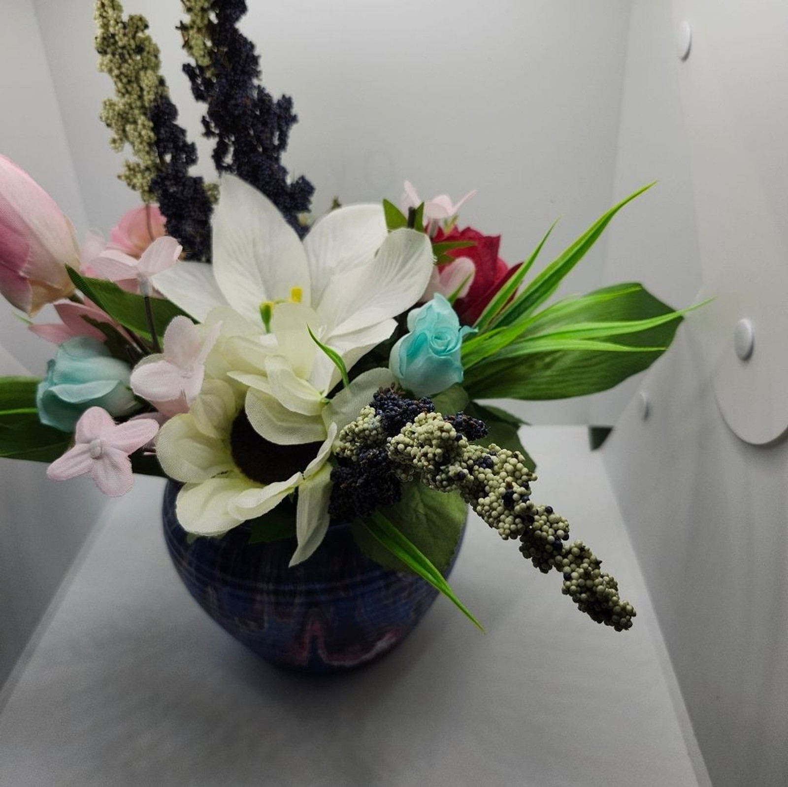 Hand Crafted Floral Table Centerpiece Spring Lily Flower Glass Vase