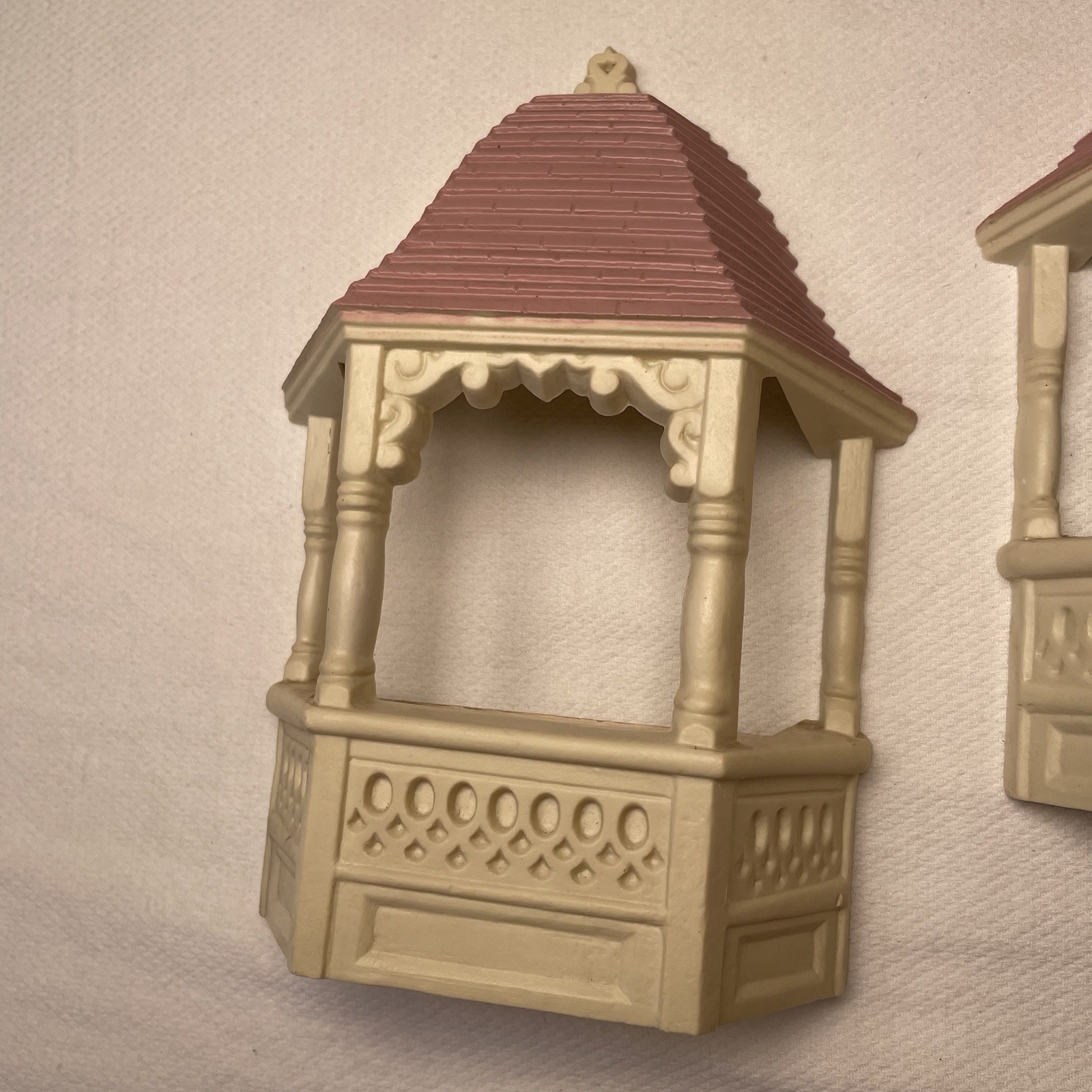 Retro Gazebo Wall Pockets Pair Vintage Cream Pink Plastic 70s Cottagecore Decor