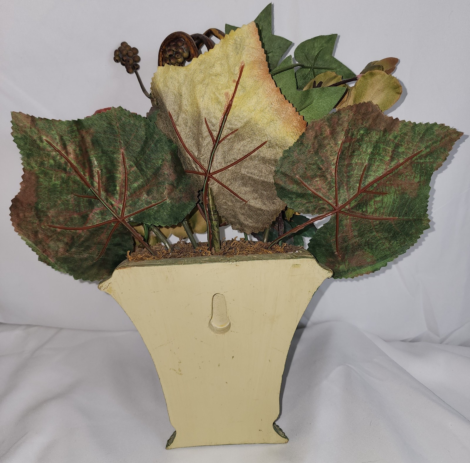 Hydrangea Rose Ivy Berries Bouquet Floral Green Pot Cottagecore Wall Hanging 12″