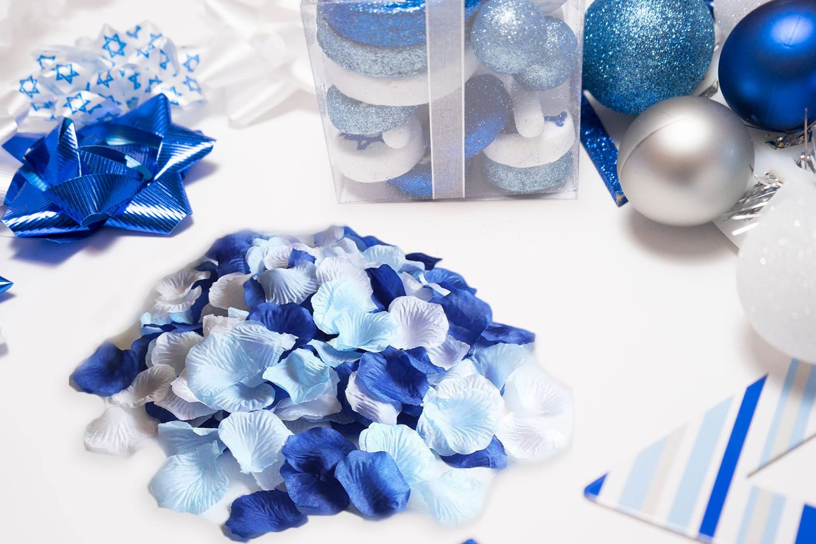 Mixed Blue and White Artificial Silk Flower Rose Petals for Wedding Aisle Dec…
