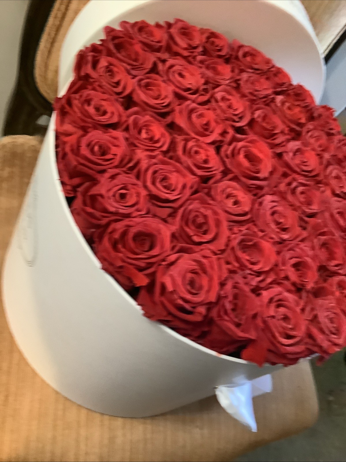 Venus Et Fleur Large Round White Box 46 Red Eternity Preserved Roses Luxury