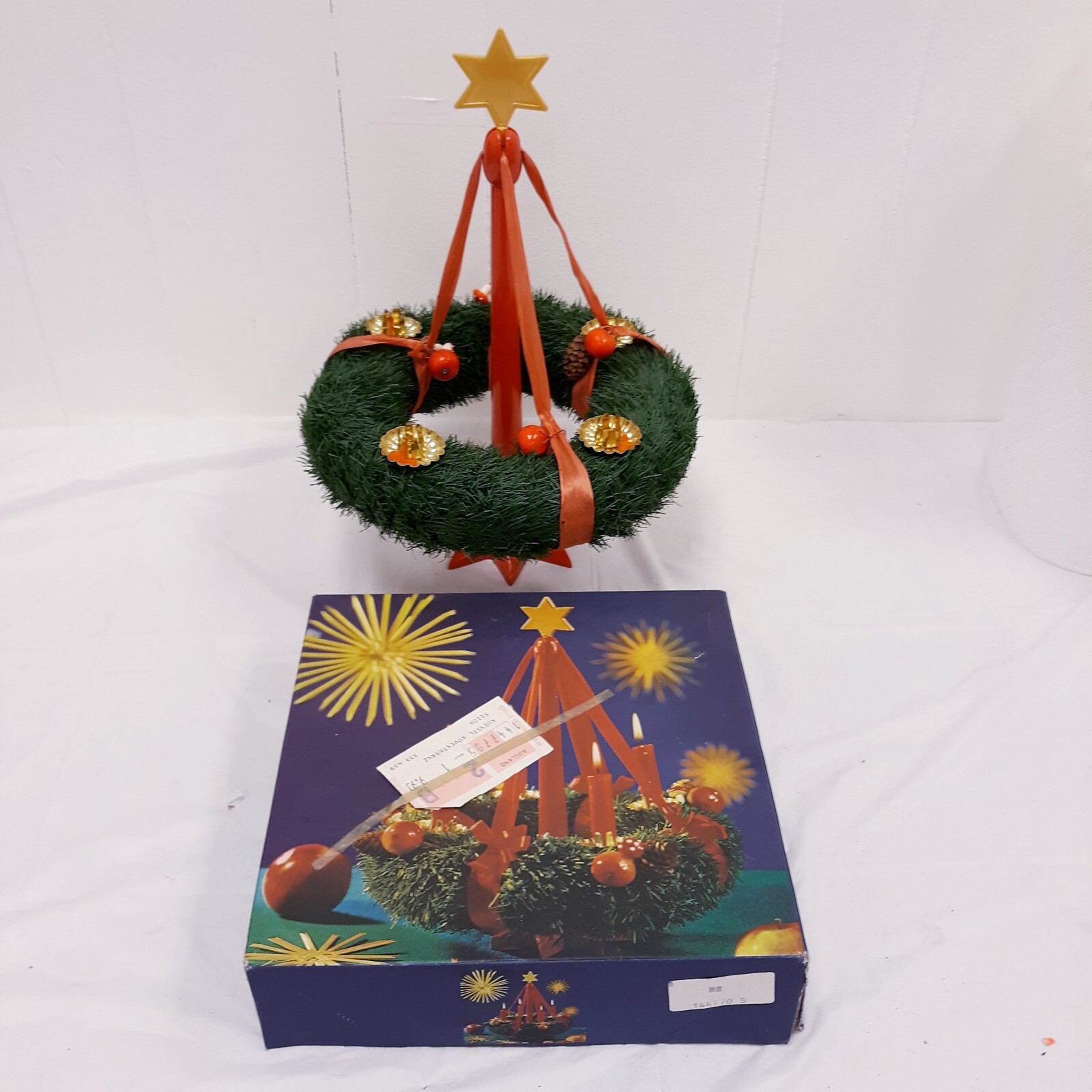 Wreath Artificial Green/red Wreath with star and nice decoration w box