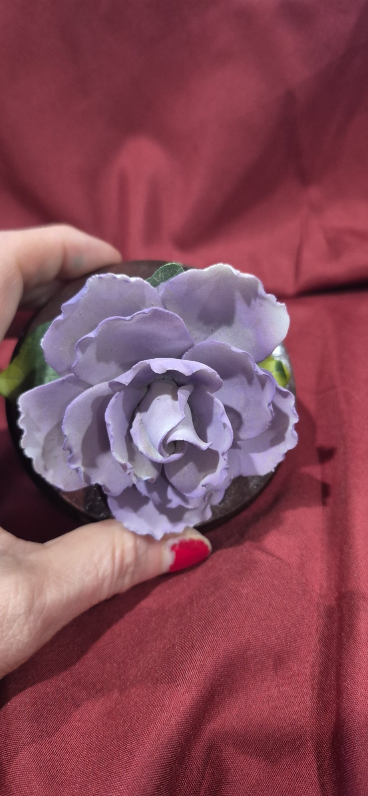 Single Violet Rose On Cherry Wooden Base 3×4″ Floral Home Decore Shelf Sit EUC