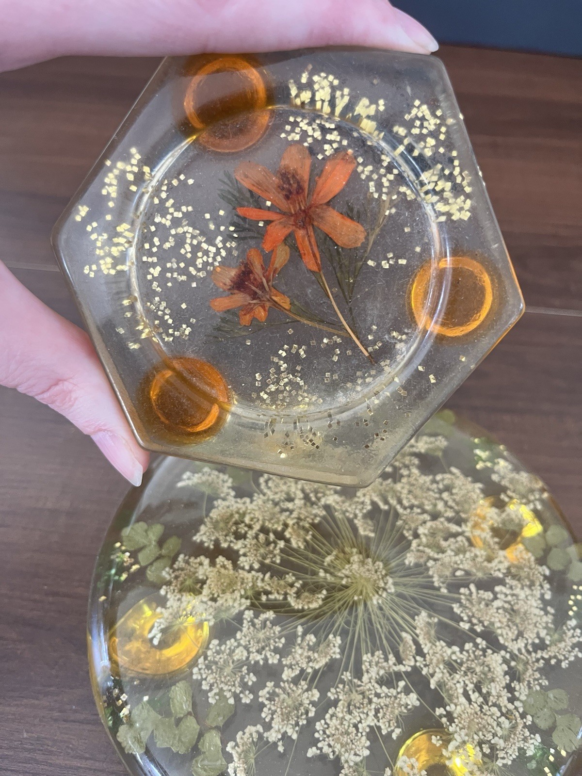 Vtg MCM 70’s retro lucite trivet hot pad Coaster dried pressed flowers Set Of 2