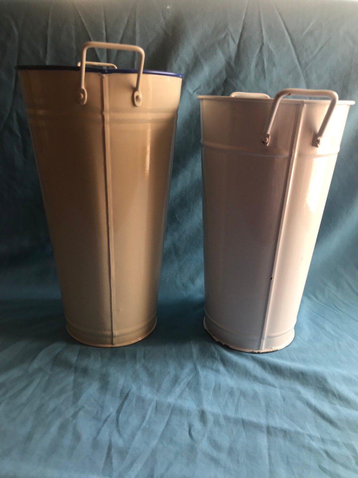 2 White & Beige / Tan Pre-Owned Shabby-Chic Metal Flower Stand Buckets / Vase