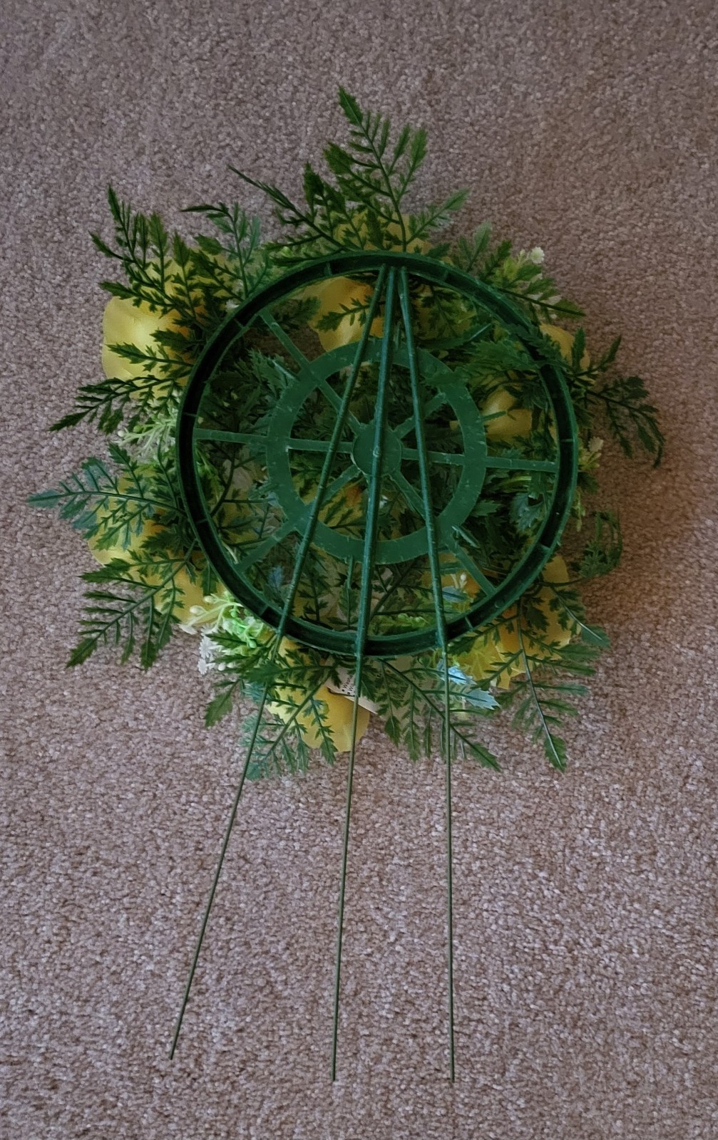 Wreath Artificial Flower Free Standing Decoration Indoor/Outdoor Asstd Color NWT
