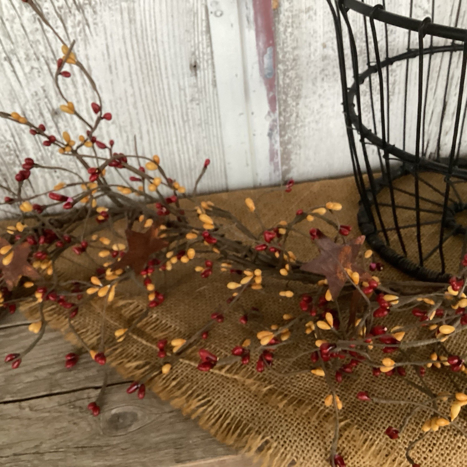 NEW Pip Berry Garland Rusty 2″ Stars BURGUNDY OLD GOLD BERRIES 40″ Crafts Rustic