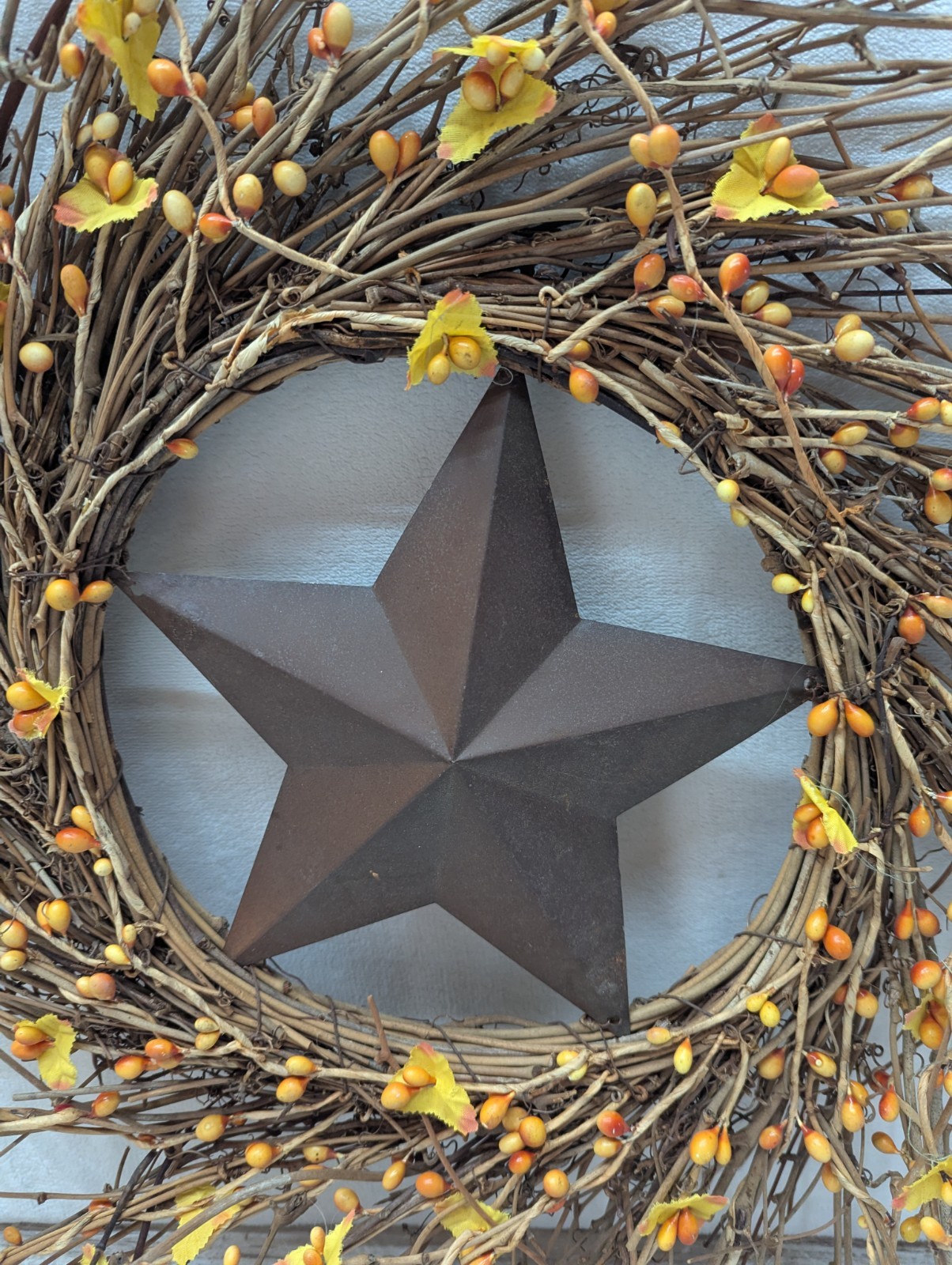 20″ Pip Berry Wreath w/ Burgundy Star – Navy Maroon Red – Colonial Mix, America