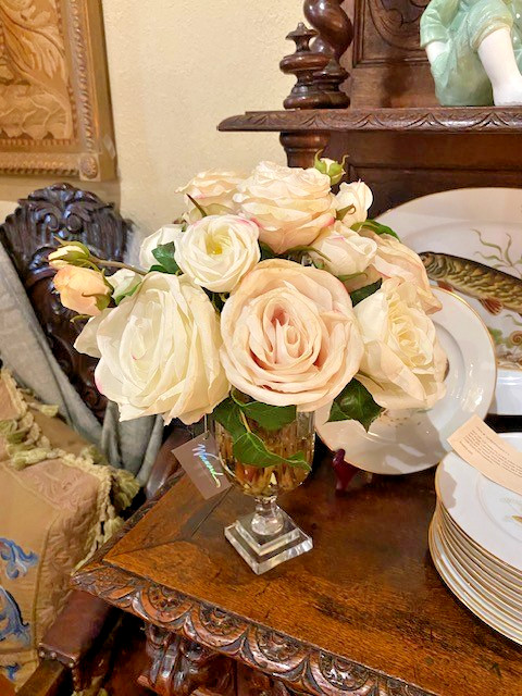 Winward Mix Roses in Leaf Cut Vase