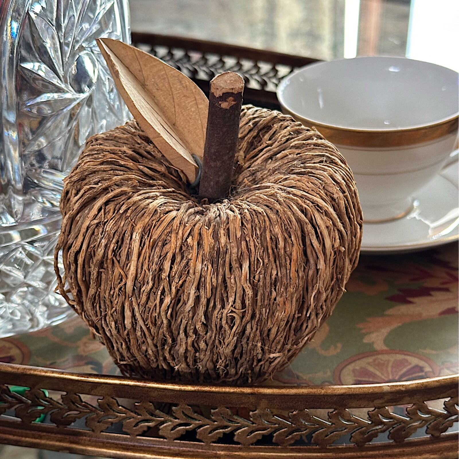 Rosemary Vine Wood Apple Decor Carved Leaf 5″ Primitive Farmhouse