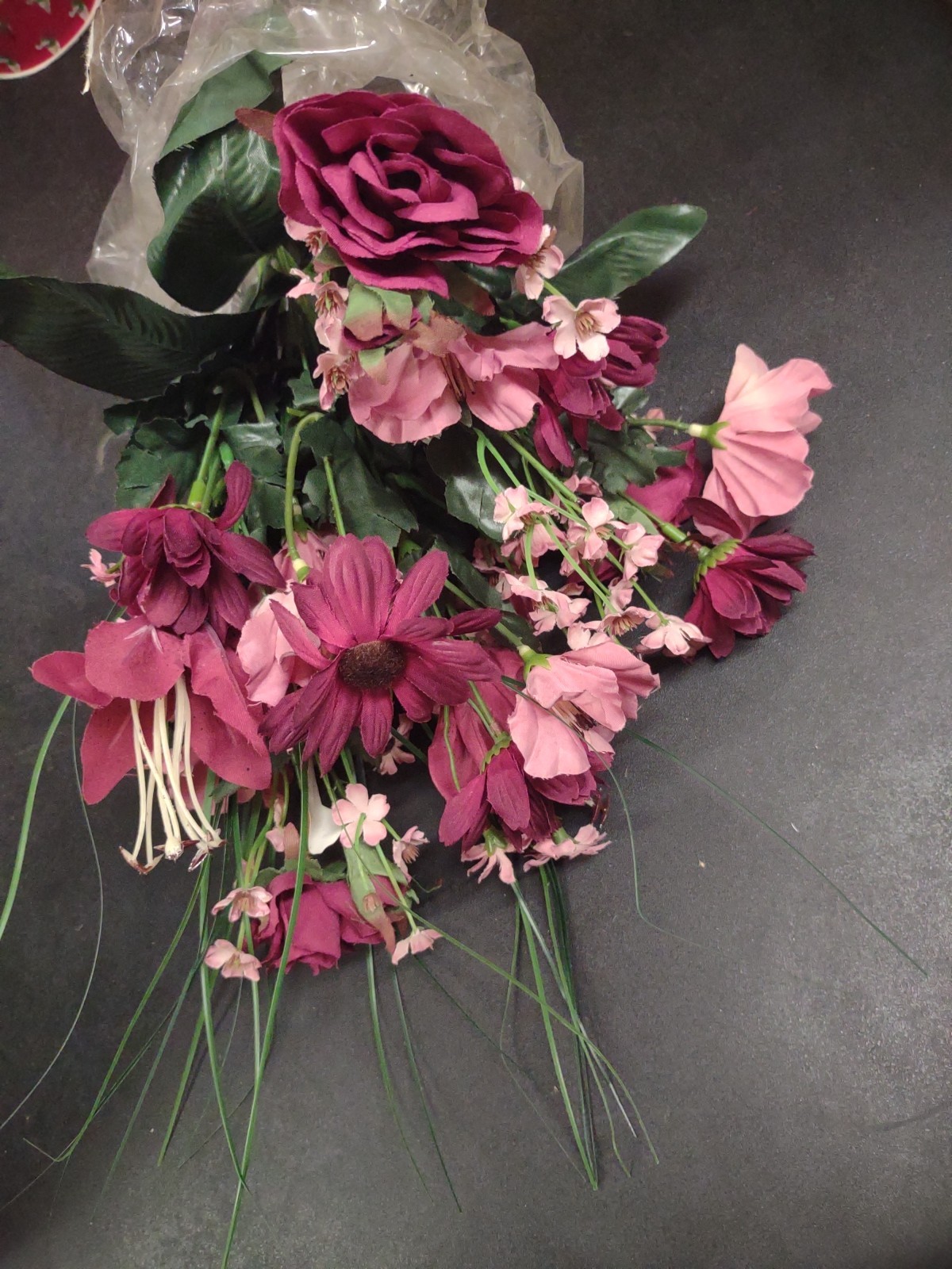 16″ Silk Floral Arrangement Bush, 14 Stems, Rose/Daisy/Tiger Lily, Burgundy