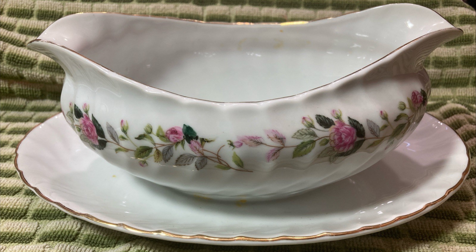 Vintage Creative Fine China 2345 “REGENCY ROSE” Gravy Boat
