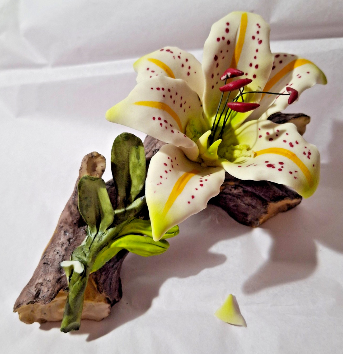 VTG Rare Tiger Lily Branch Cream Yellow Green Italy Porcelain Has Damage