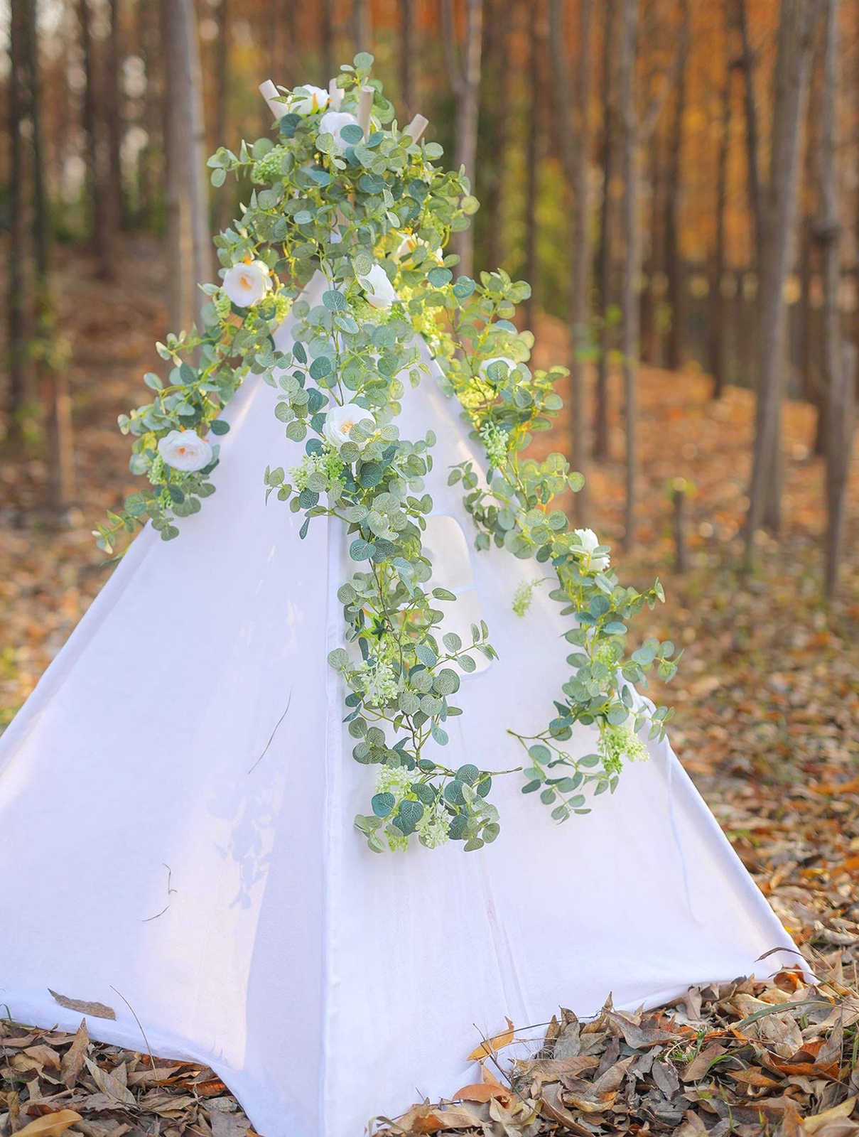 PARTY JOY 6.56ft Eucalyptus Garland with Flowers-8 White Roses, Artificial Fa…